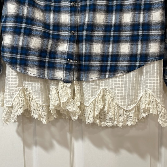 BNWT Flannel with Lace Underlay! - Picture 2 of 6